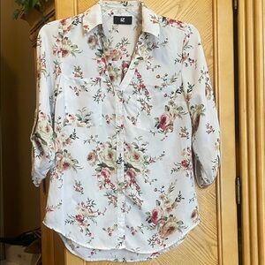 Iz byer floral blouse size xs
